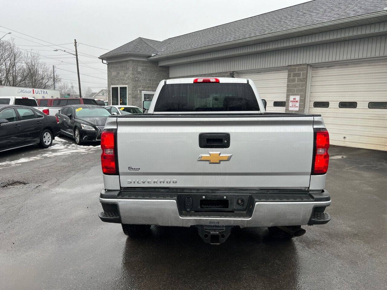 Used 2019 Chevrolet Silverado 2500 W/T AWD/4WD image 4