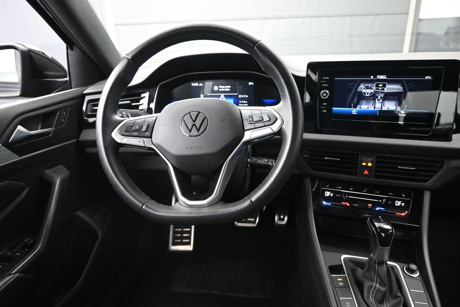 Used 2025 Volkswagen Jetta Sport FWD image 12