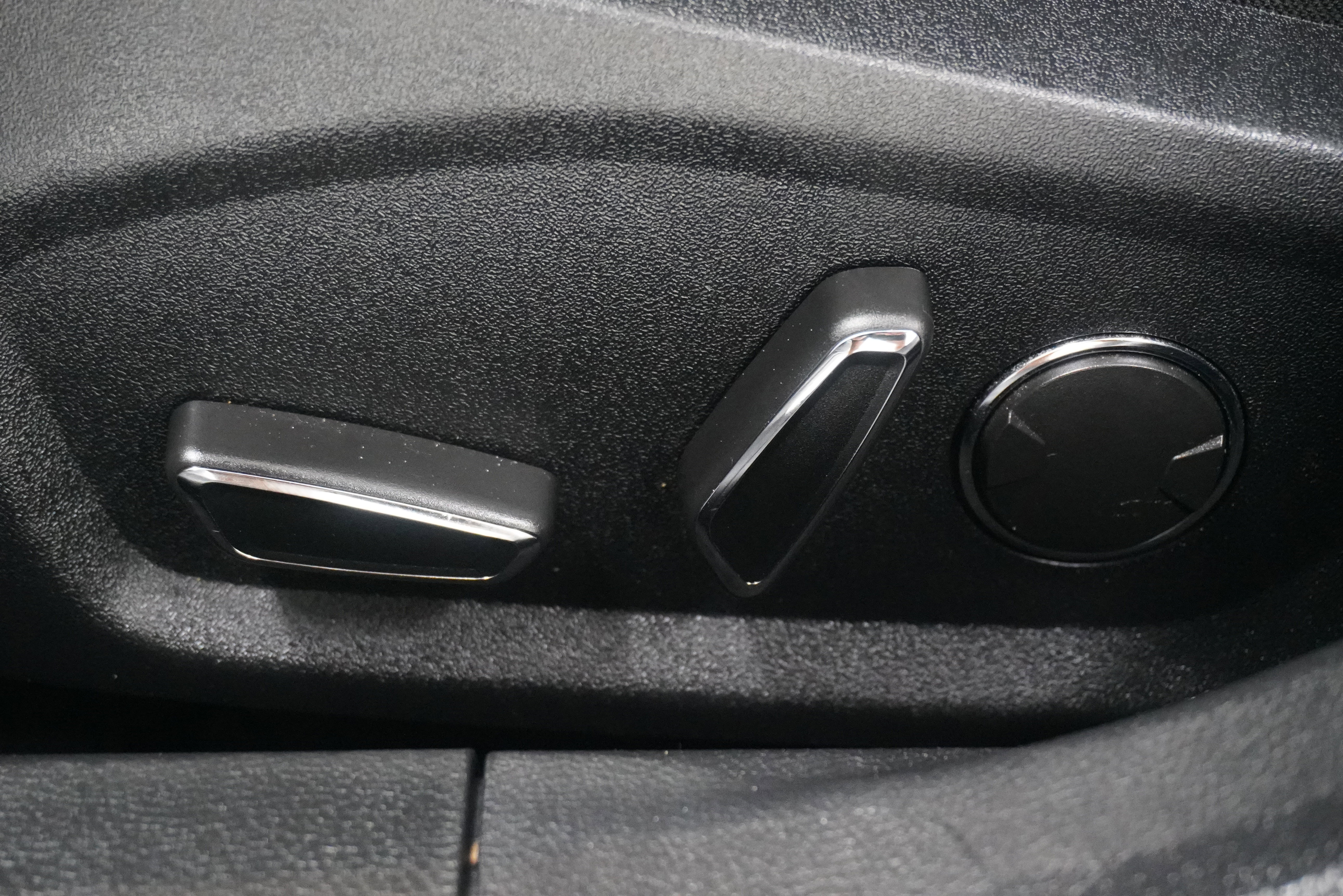 Used 2020 Ford Fusion SE image 14