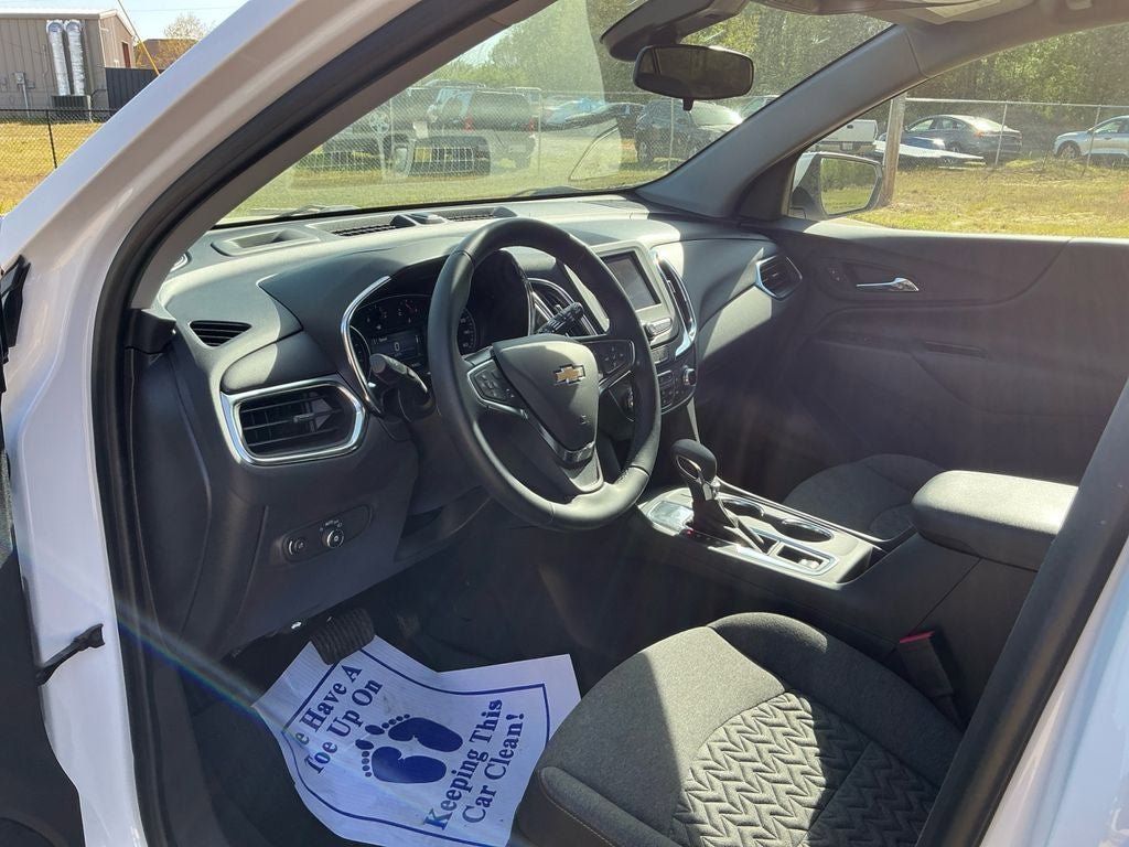 Used 2024 Chevrolet Equinox LT w/ LPO, Floor Liner Package FWD image 16