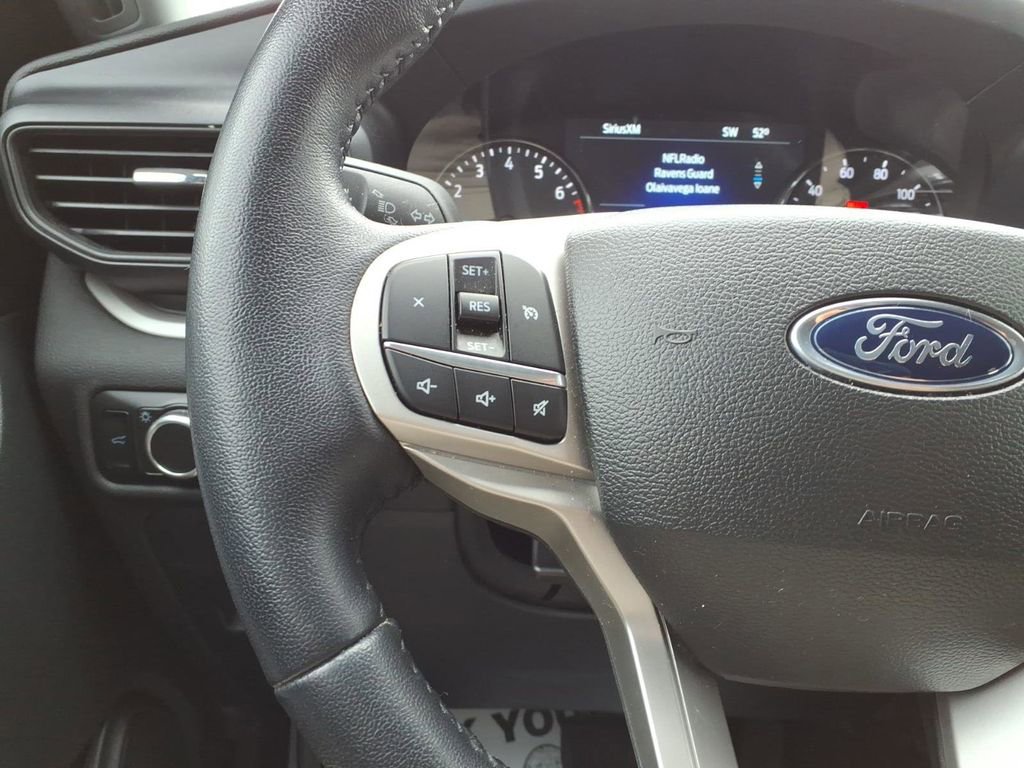 Used 2023 Ford Explorer XLT AWD/4WD image 17