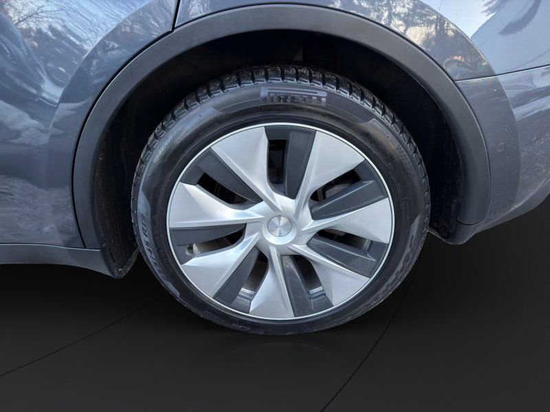 Used 2021 Tesla Model Y Long Range image 22