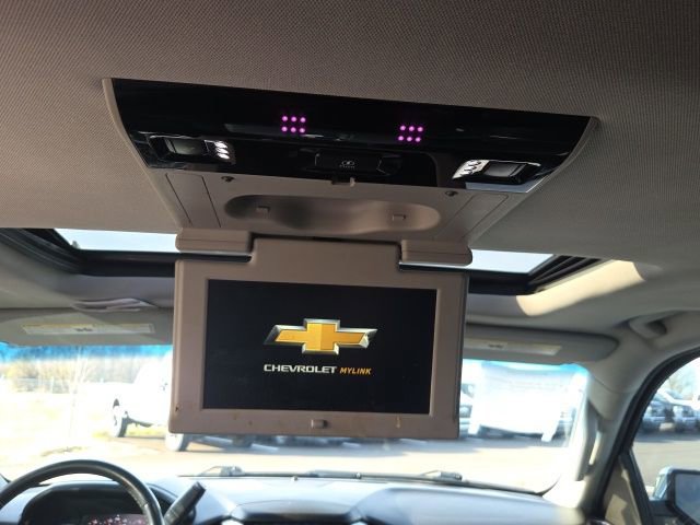 Used 2018 Chevrolet Suburban Premier image 24