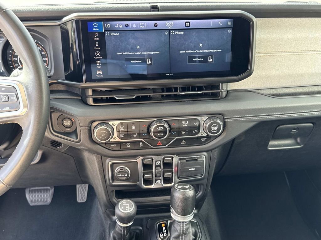 Used 2024 Jeep Wrangler Sahara image 42