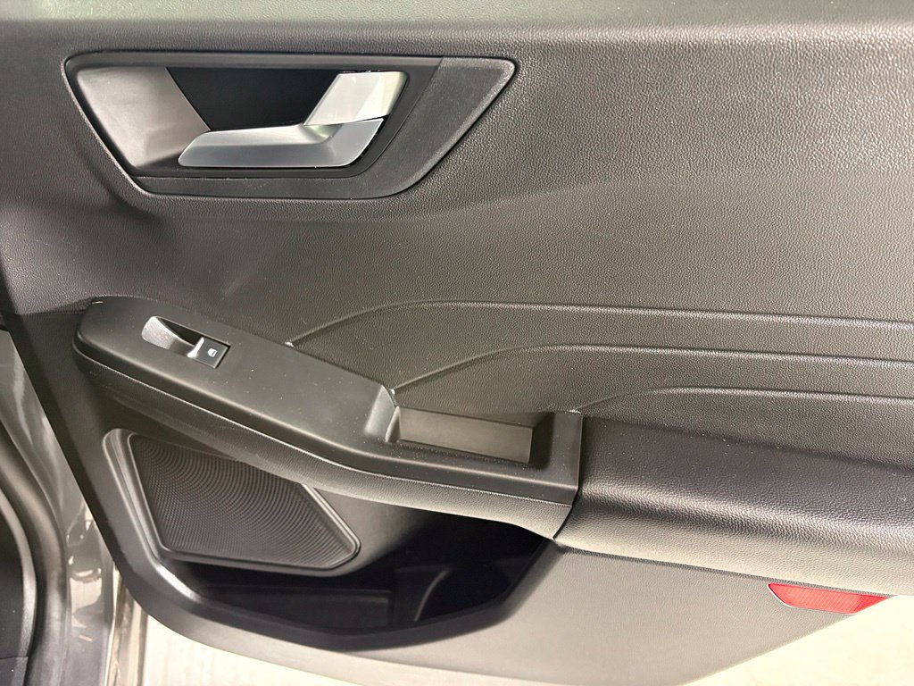 Used 2025 Ford Escape ST-Line FWD image 18