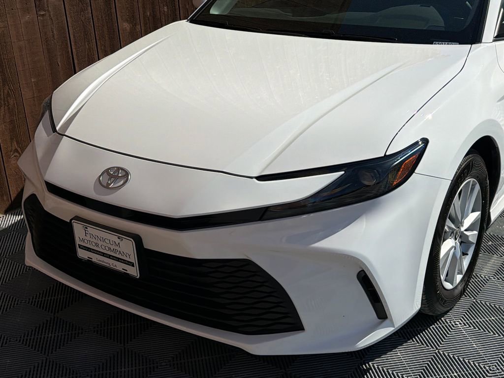Used 2025 Toyota Camry LE w/ Convenience Package image 19
