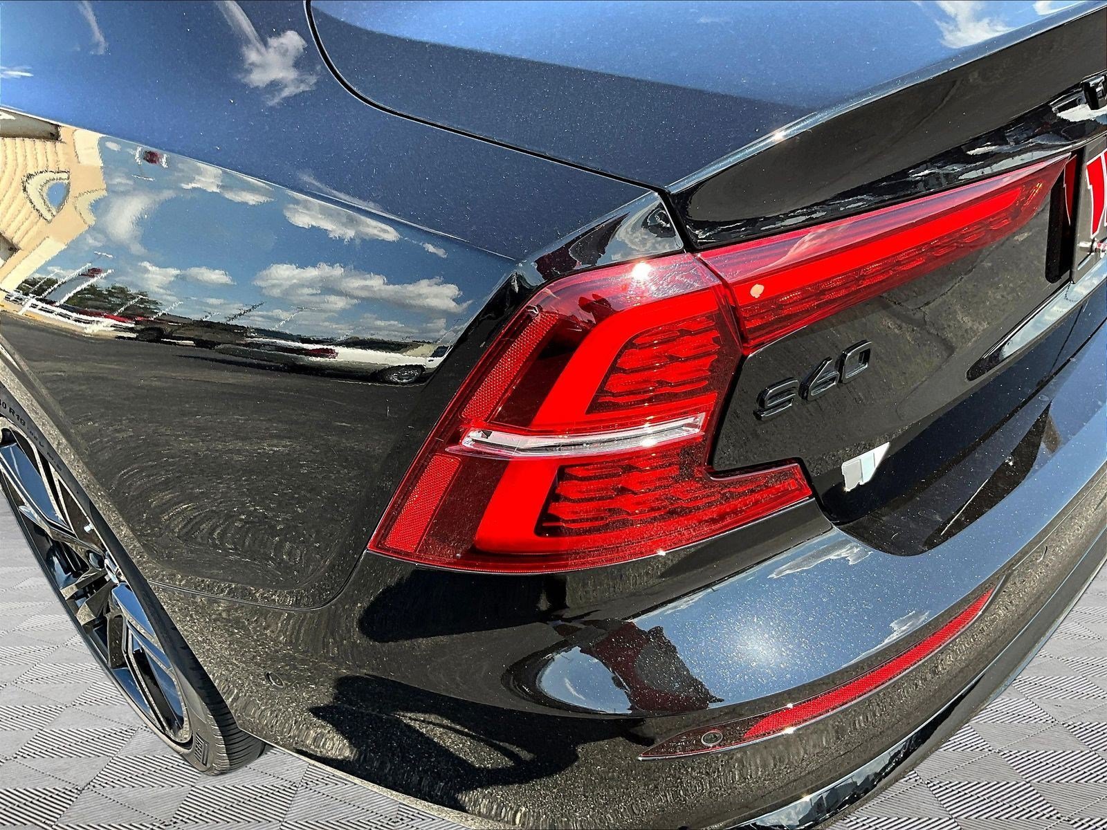 Used 2023 Volvo S60 B5 Plus AWD/4WD image 23