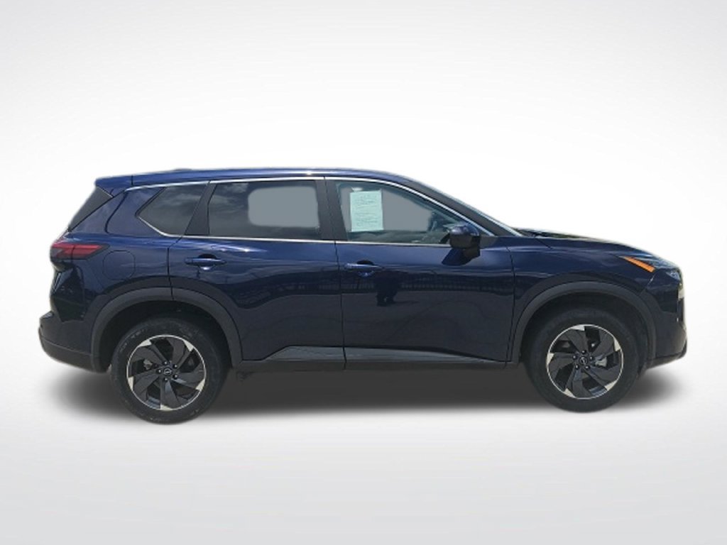Used 2025 Nissan Rogue SV FWD image 2
