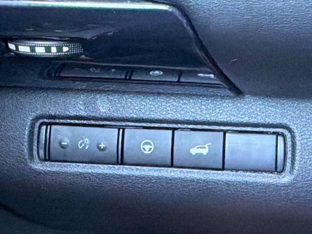 Certified 2025 Nissan Pathfinder SV FWD image 23