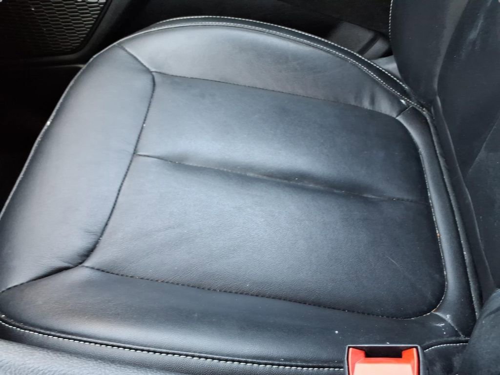 Used 2023 Jeep Grand Cherokee Limited image 25