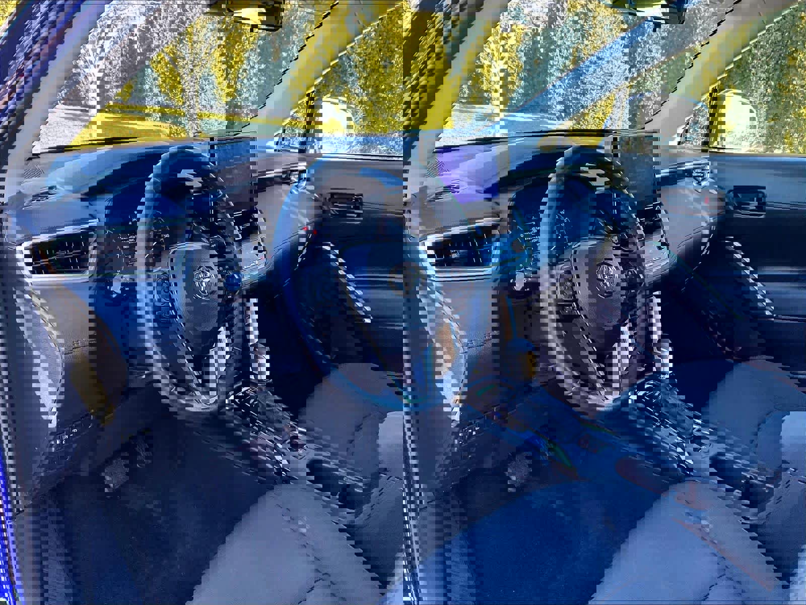 Used 2023 Toyota Corolla Cross LE image 8