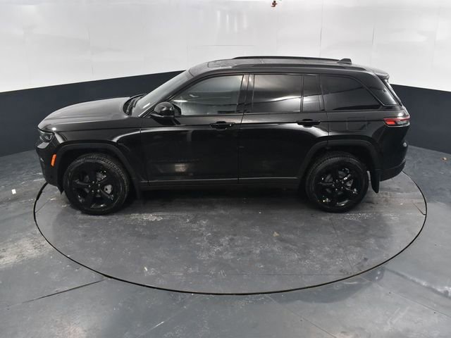 New 2025 Jeep Grand Cherokee Limited w/ Black Appearance Package image 36