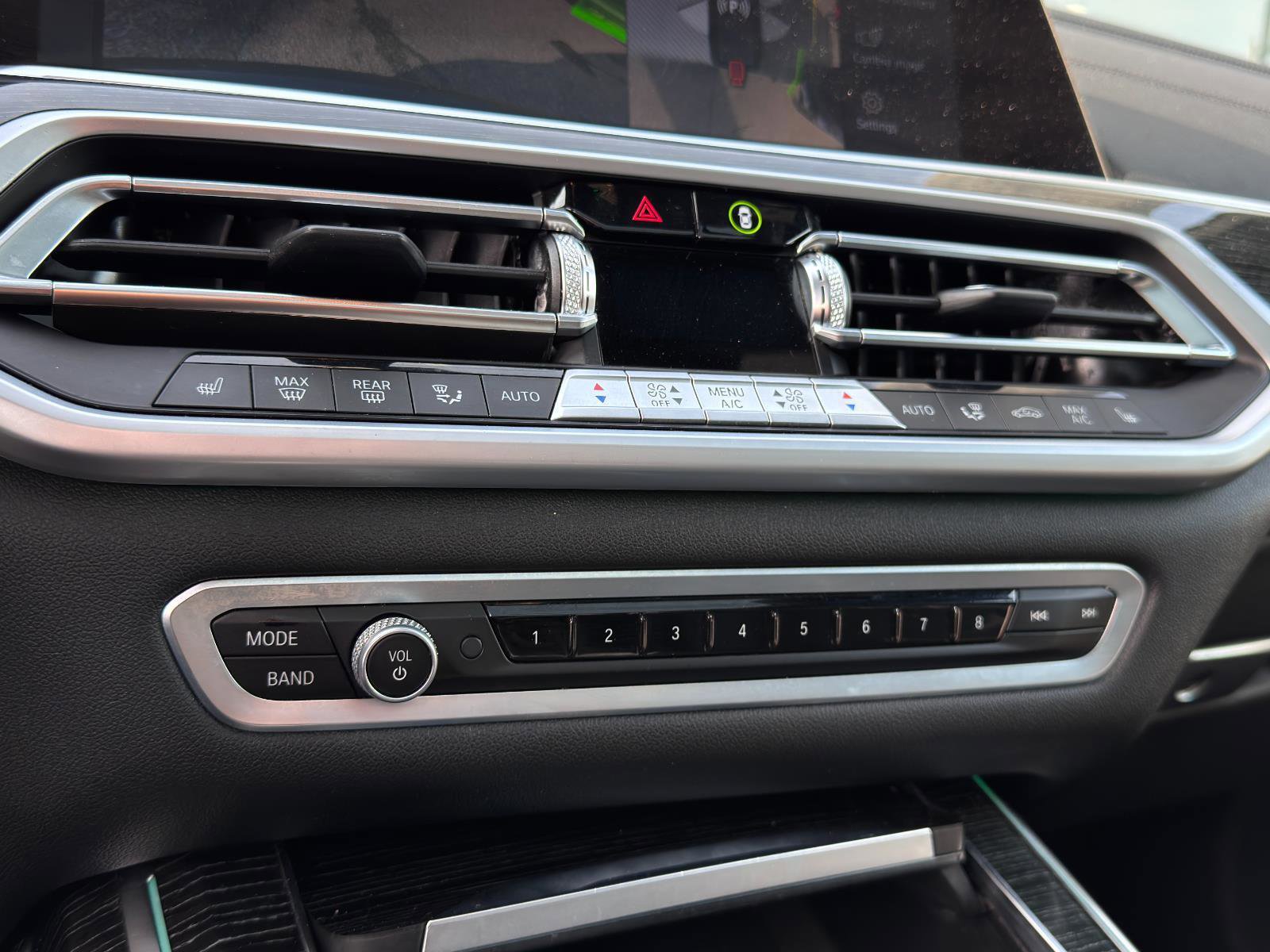 Used 2022 BMW X7 xDrive40i w/ M Sport Package image 21