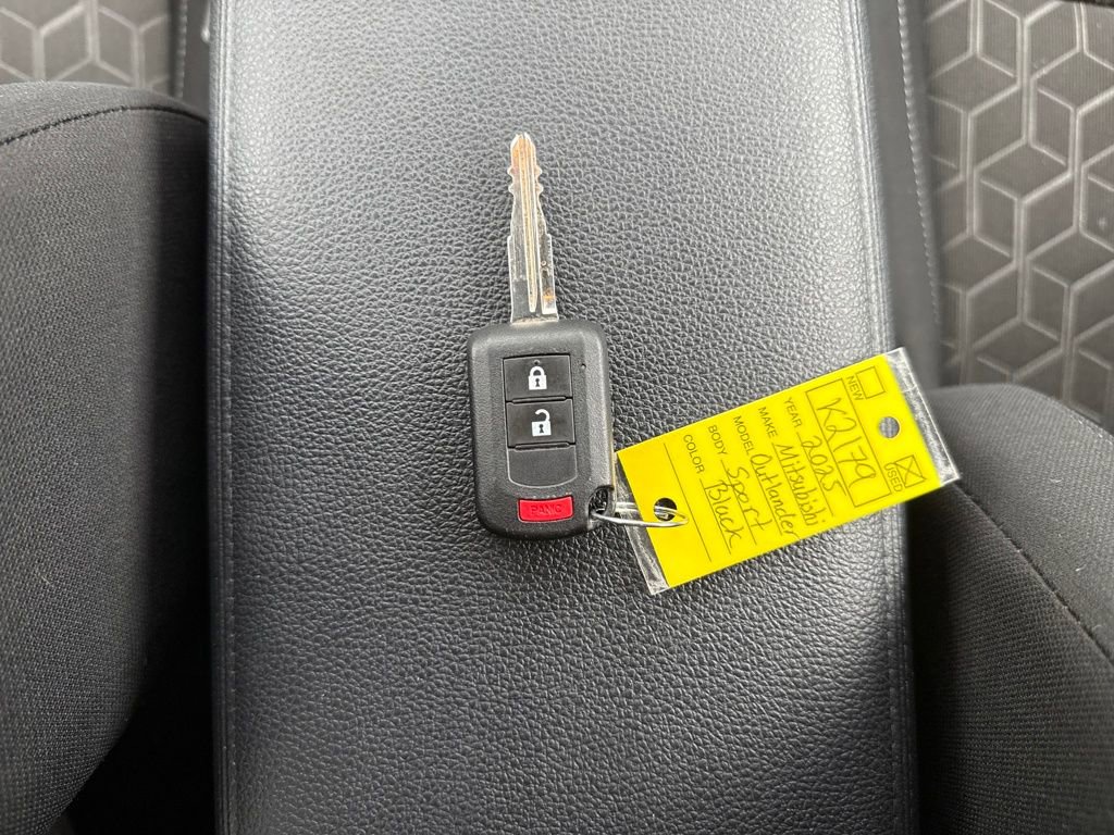 Used 2025 Mitsubishi Outlander Sport AWD image 30