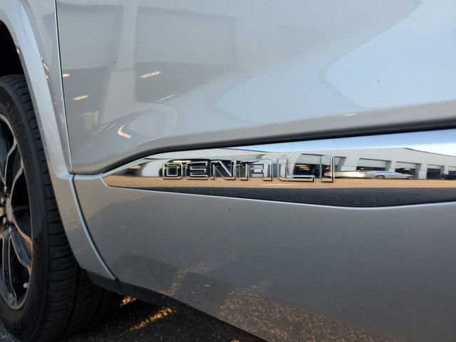 Used 2017 GMC Acadia Denali w/ Technology Package image 8