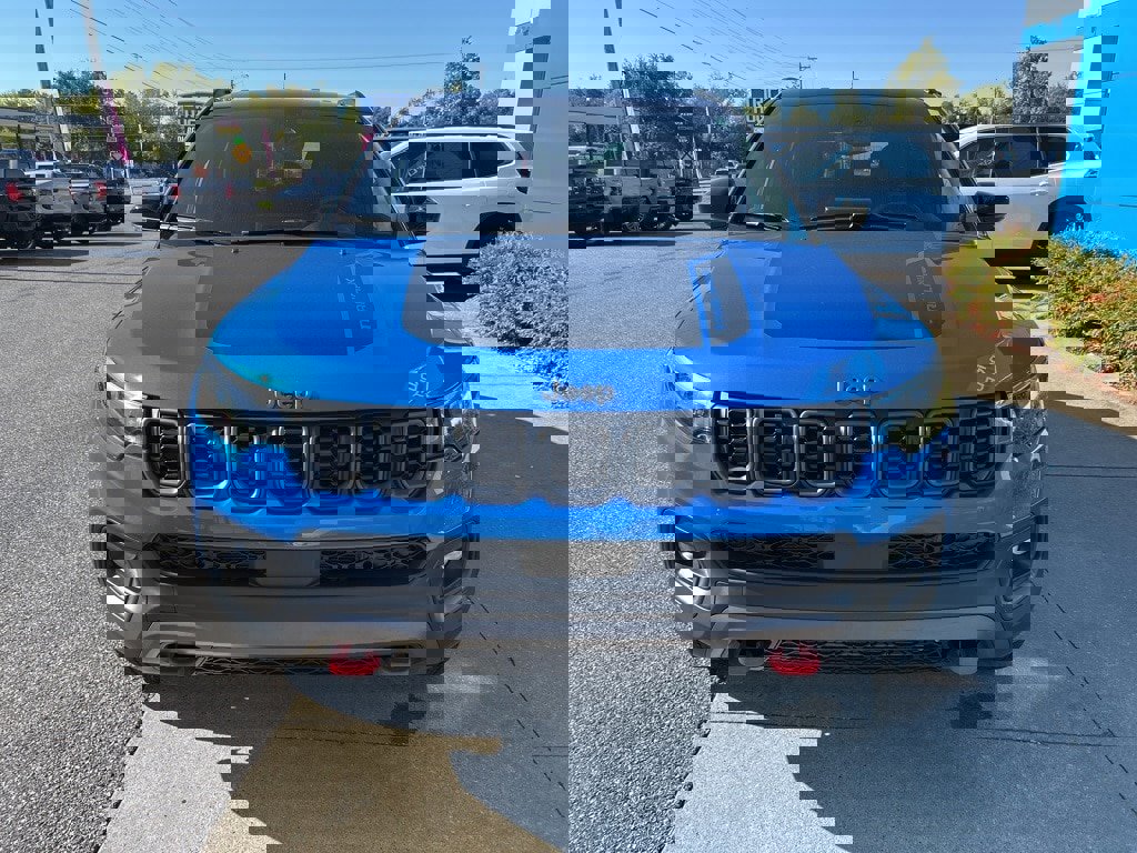 Used 2024 Jeep Compass Trailhawk w/ Trailhawk Convenience Group image 3