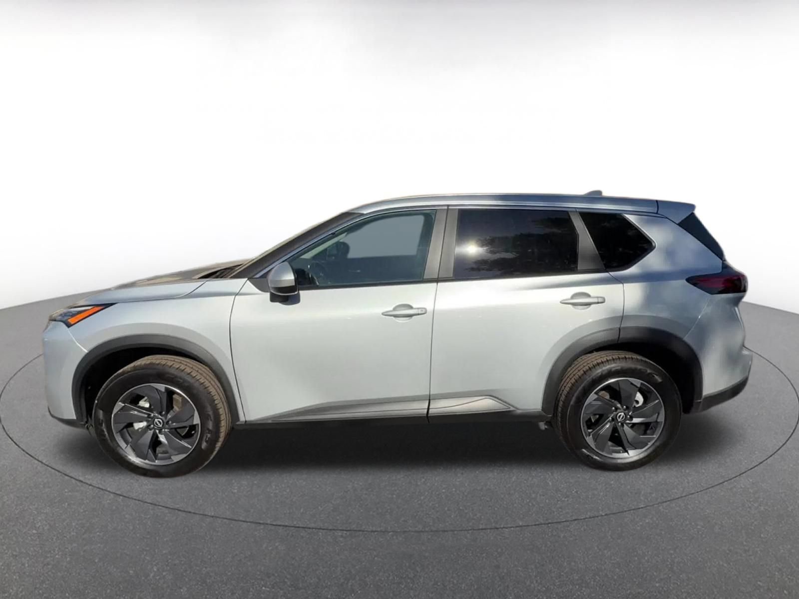 Used 2025 Nissan Rogue SV FWD image 9