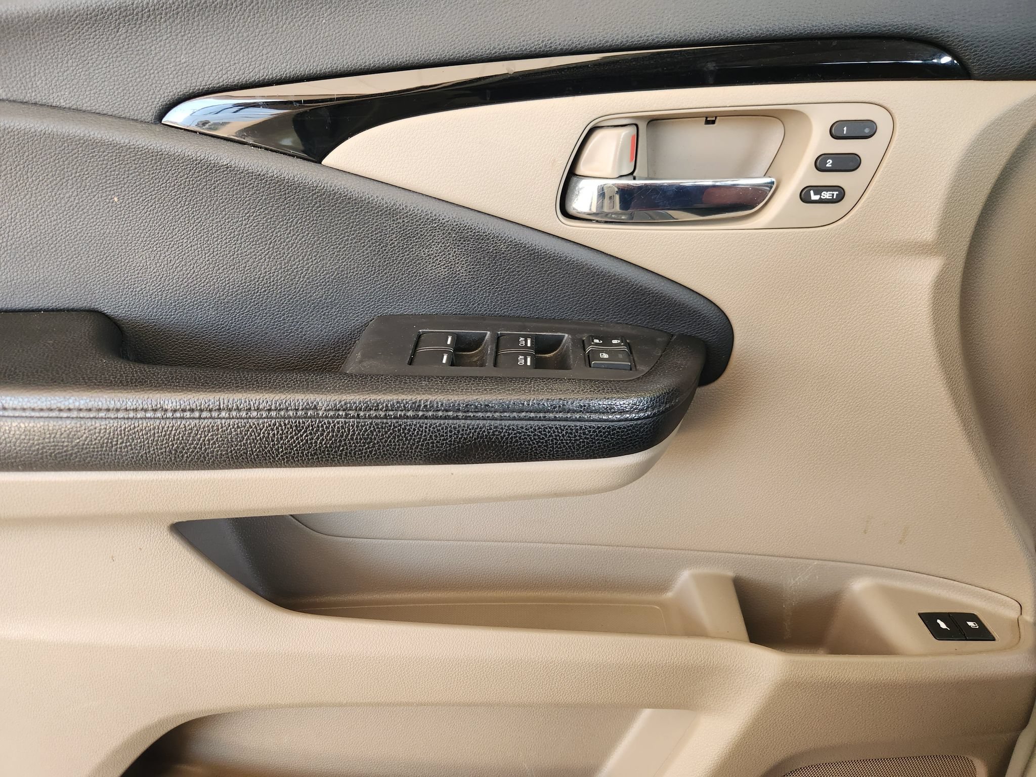 Used 2017 Honda Pilot Touring image 22