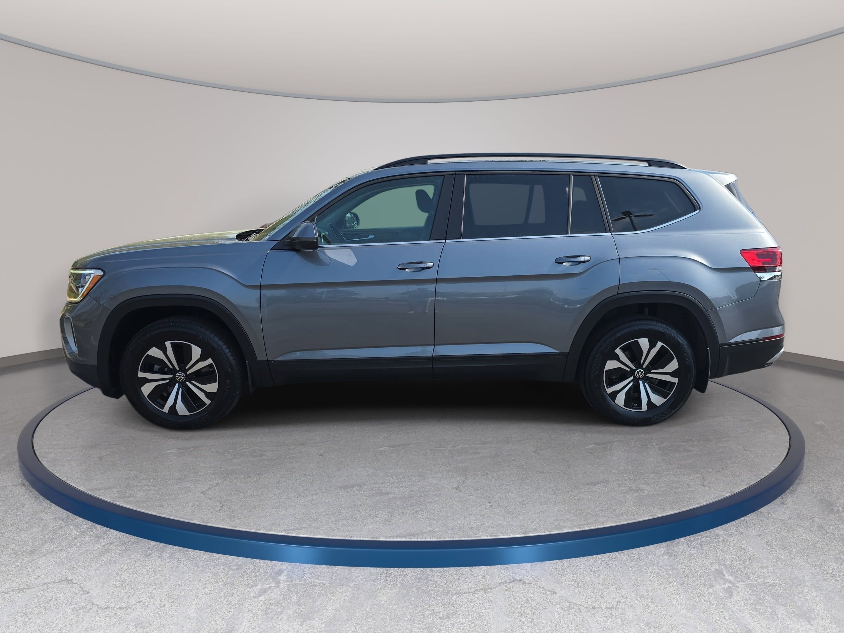 Used 2024 Volkswagen Atlas SE image 8