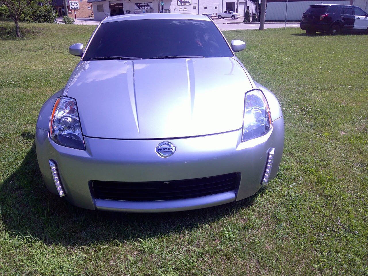 Used 2004 Nissan 350Z Touring w/ Cargo Convenience Pkg image 2