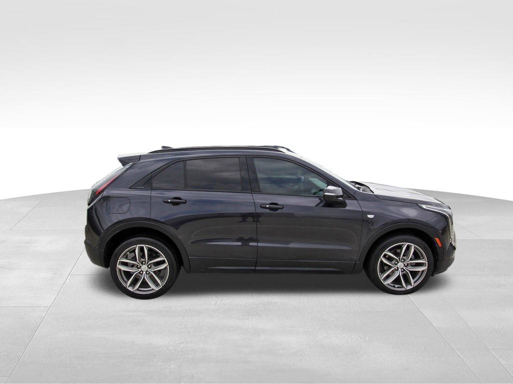 Used 2022 Cadillac XT4 Sport w/ Comfort Package FWD image 5