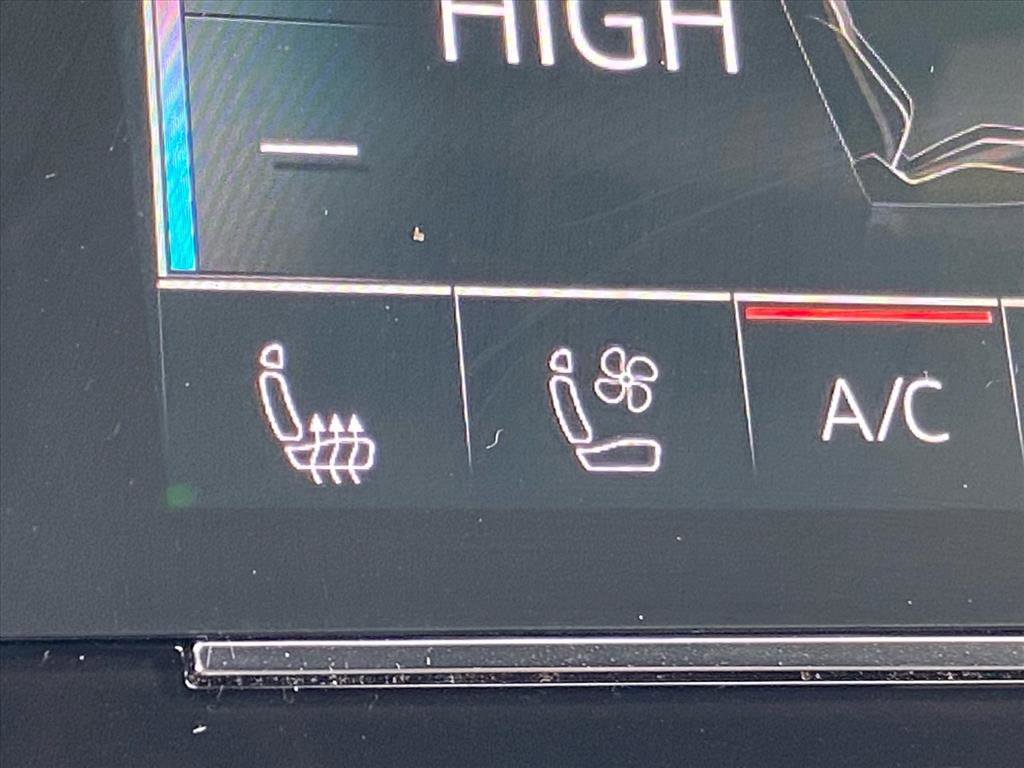 Used 2023 Audi e-tron Premium Plus w/ Premium Plus Package image 15