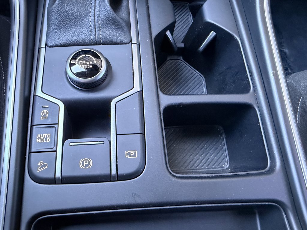 Used 2024 Kia Sorento LX image 23