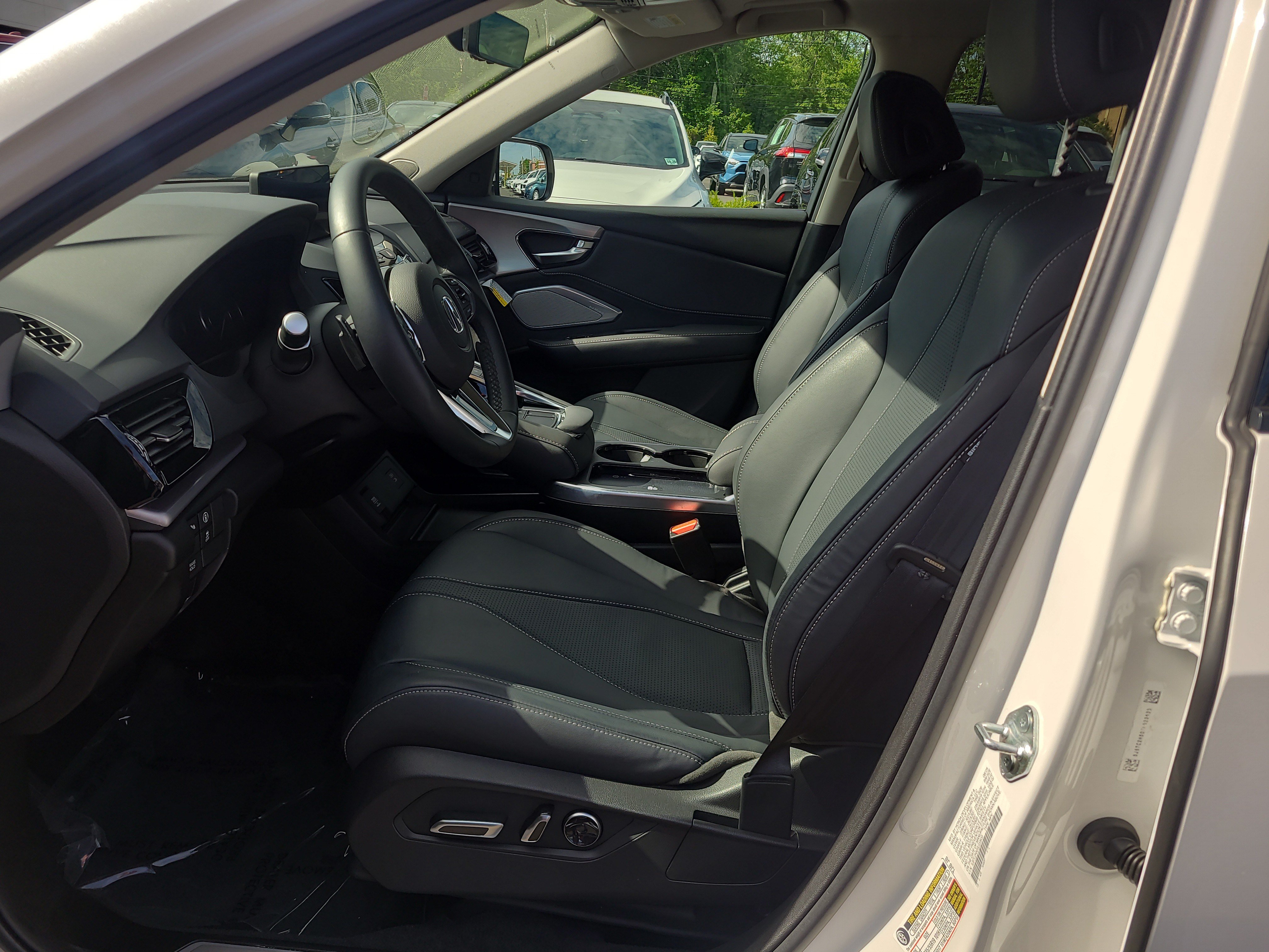 Used 2025 Acura RDX SH-AWD w/ Technology Package image 16