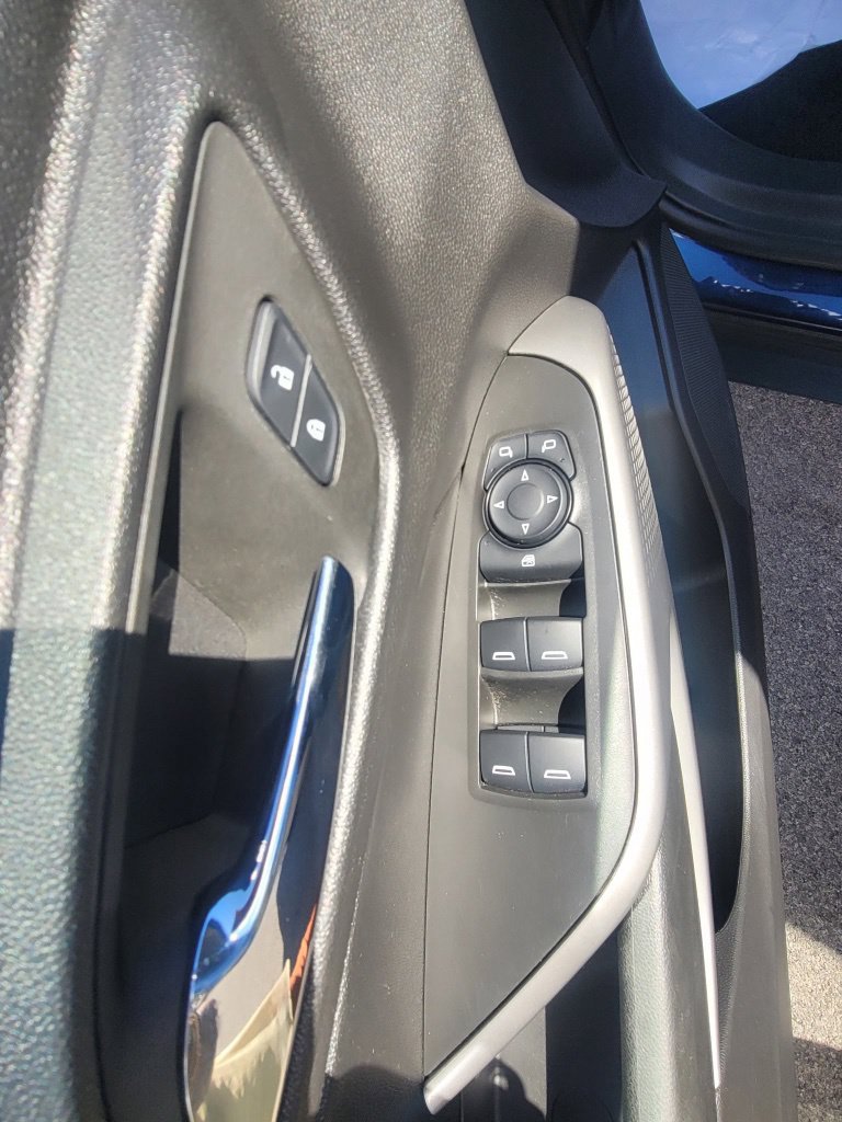 Used 2024 Chevrolet Trax LS w/ LS Convenience Package FWD image 25