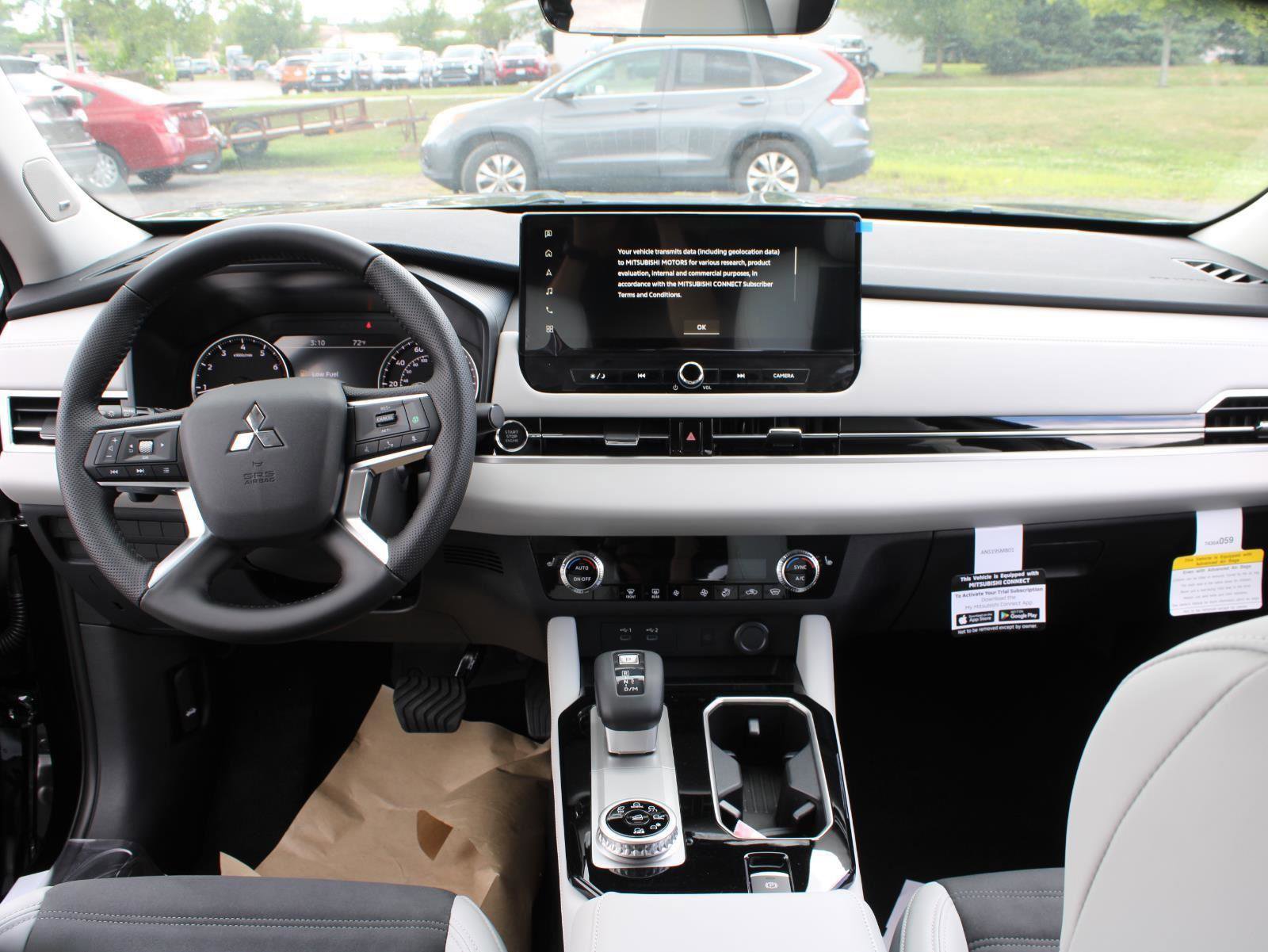 New 2025 Mitsubishi Outlander SE image 20