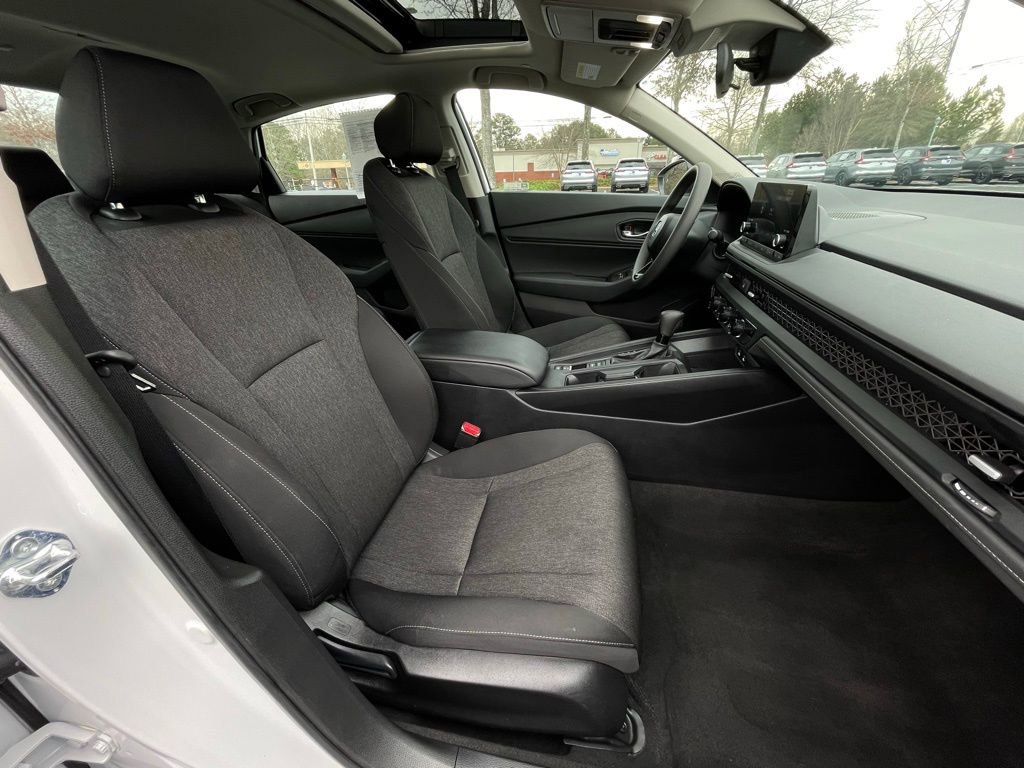 Certified 2025 Honda Accord SE image 32