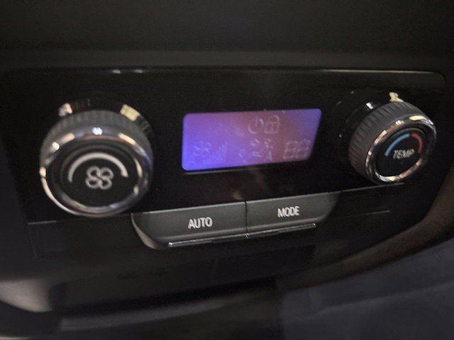 Used 2026 Chevrolet Traverse LT FWD image 17