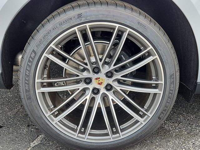 New 2026 Porsche Macan AWD/4WD image 13