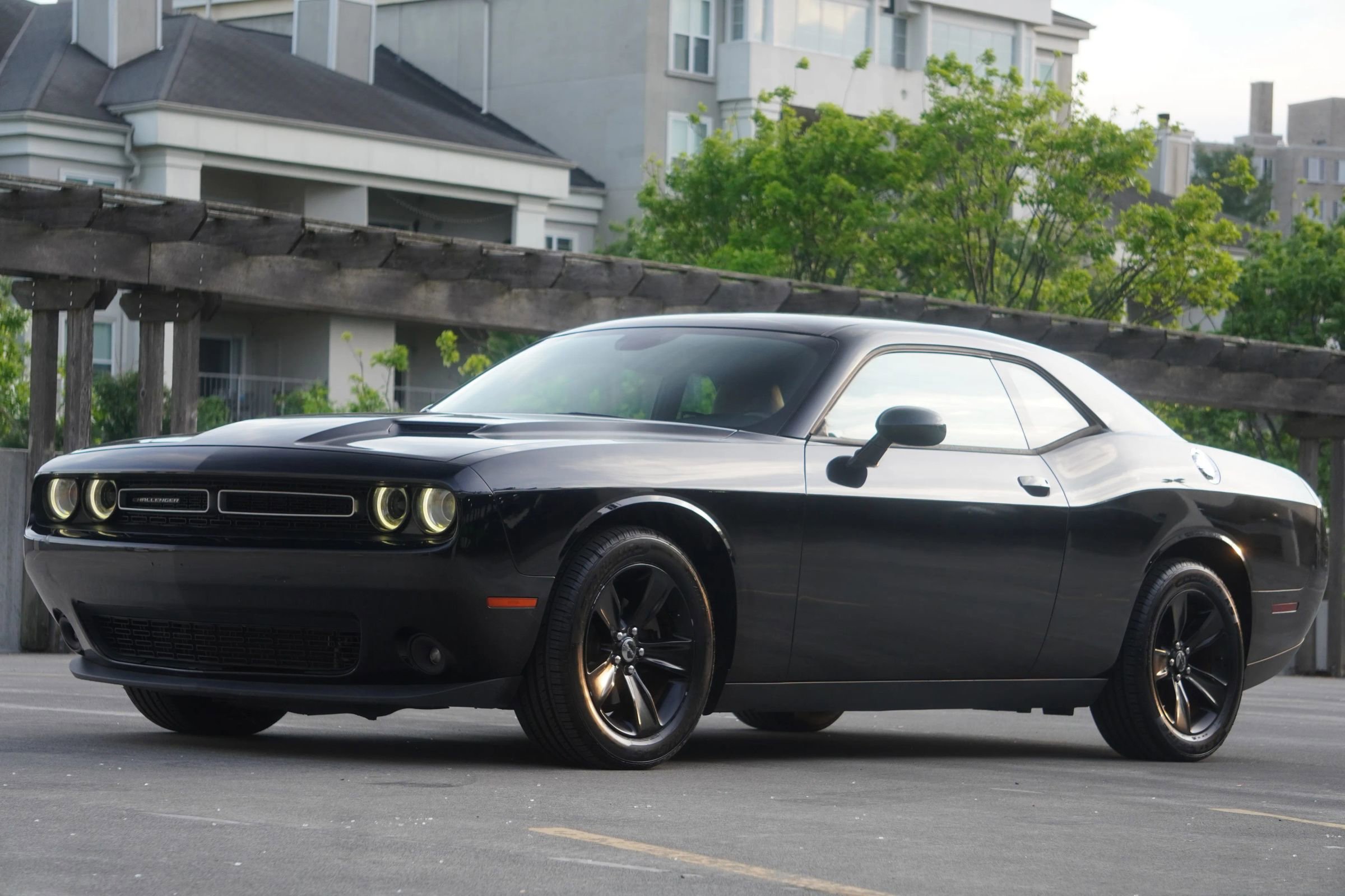 Used 2017 Dodge Challenger SXT RWD image 9