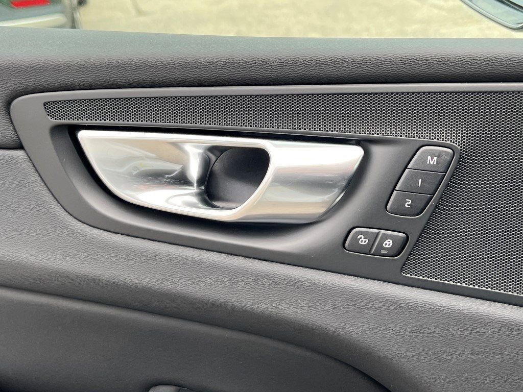 New 2026 Volvo XC60 T8 Core w/ Climate Package image 29