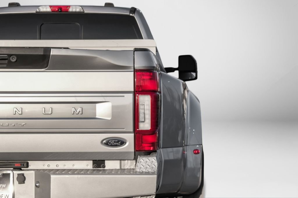 Used 2022 Ford F350 Platinum w/ FX4 Off-Road Package image 53