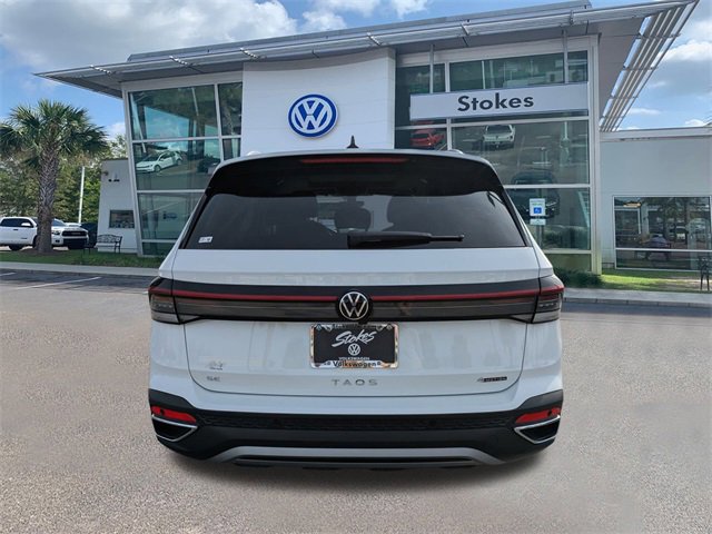 New 2026 Volkswagen Taos SE image 5
