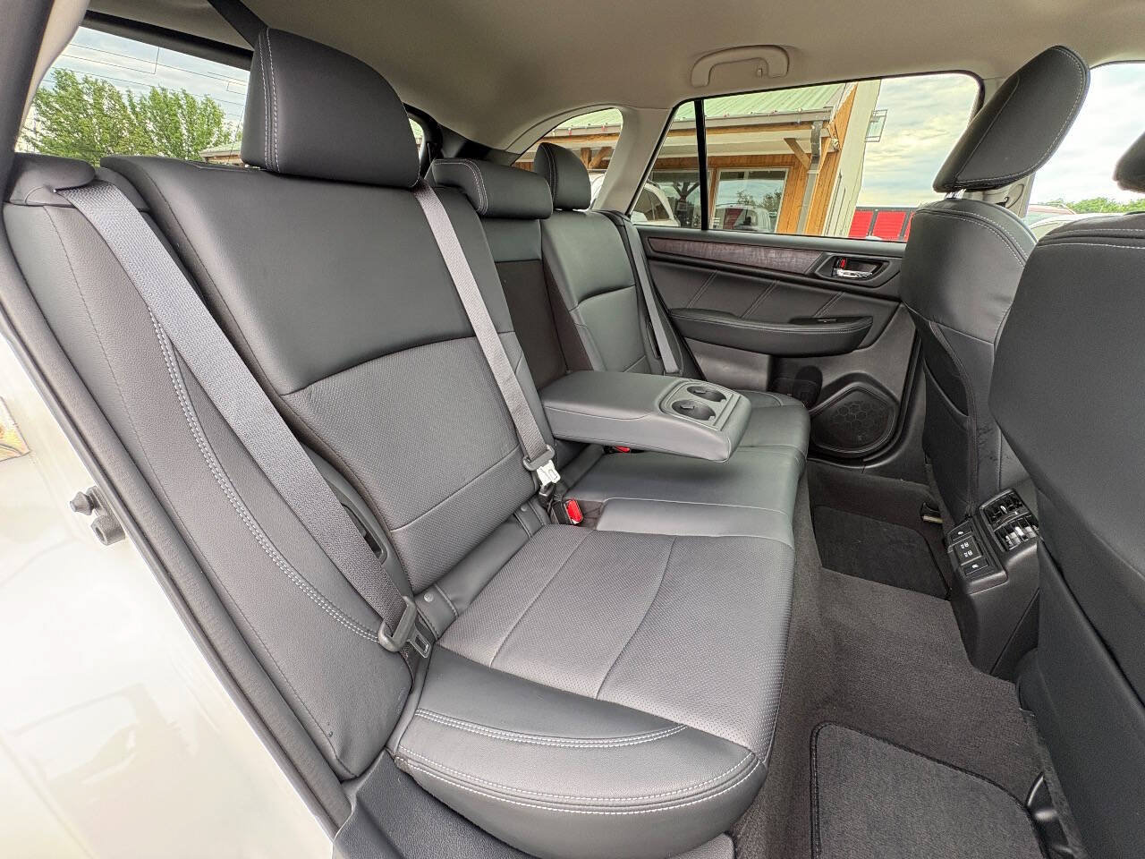 Used 2019 Subaru Outback 2.5i Limited AWD/4WD image 32