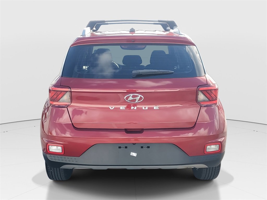 Used 2024 Hyundai Venue SEL image 6