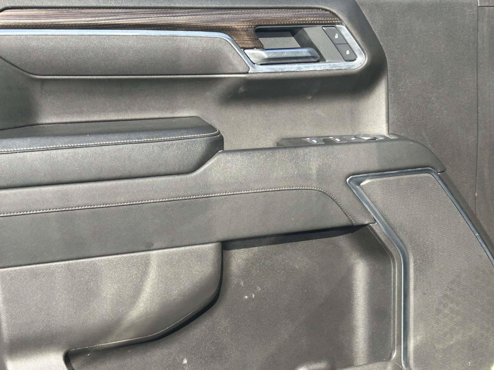 Used 2025 Chevrolet Silverado 1500 LT AWD/4WD image 16