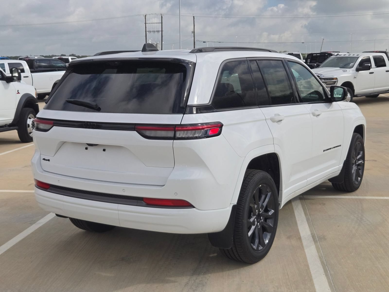 New 2026 Jeep Grand Cherokee Limited AWD/4WD image 3