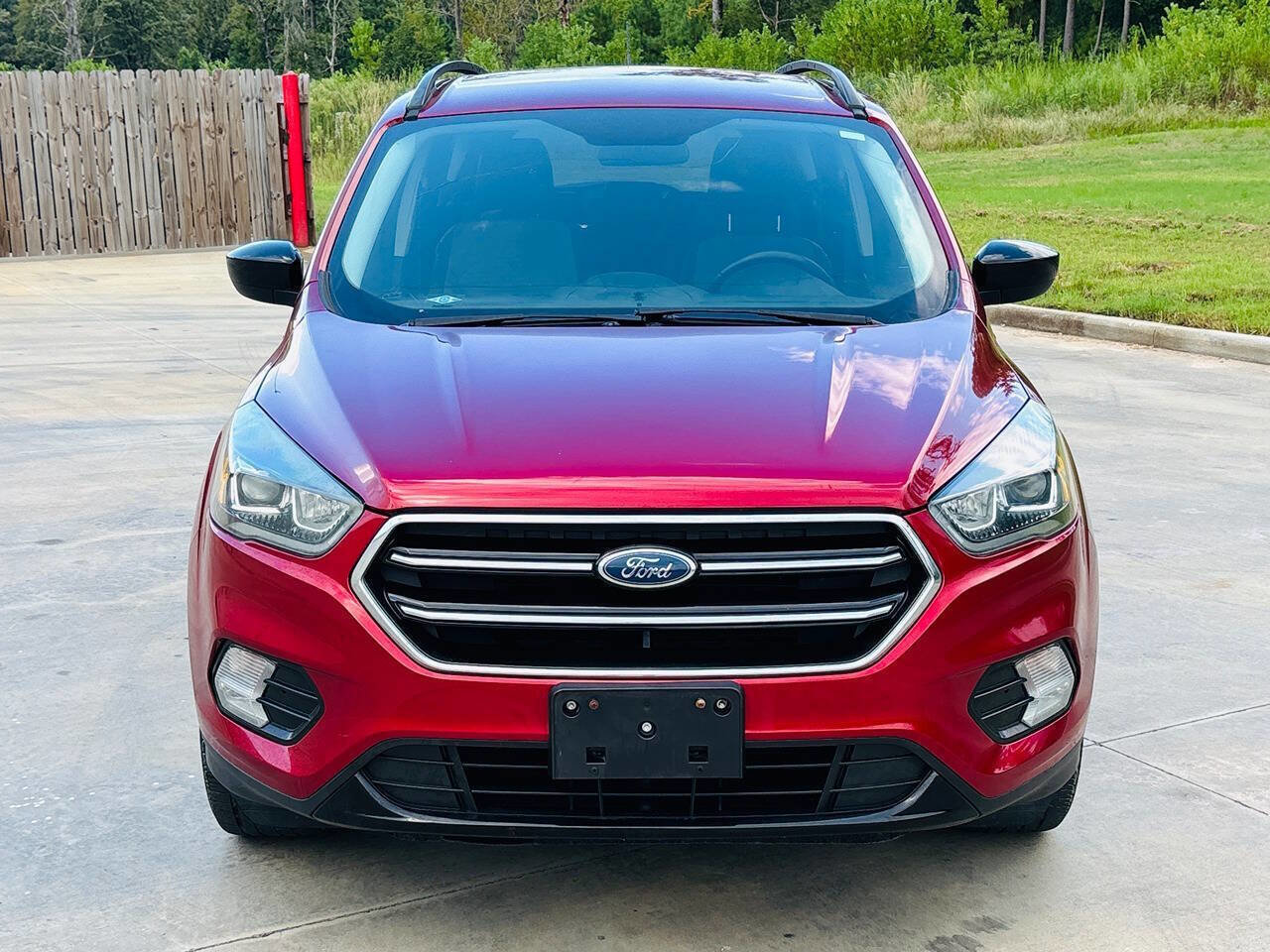 Used 2018 Ford Escape SE w/ SE Sport Appearance Package image 1