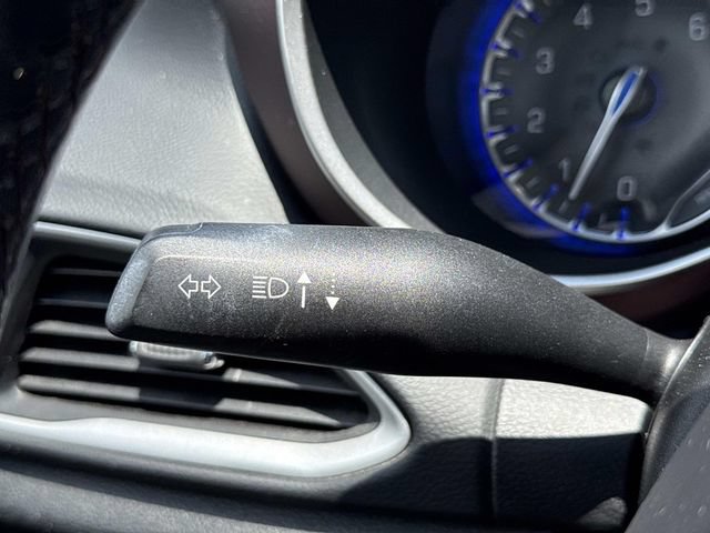 Used 2020 Chrysler Pacifica Touring-L FWD image 27