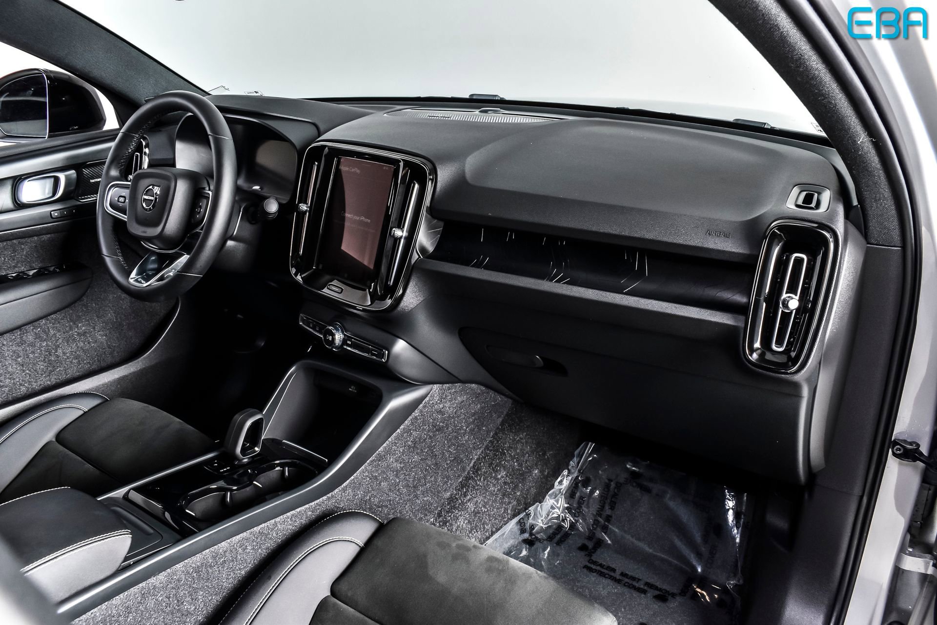 Used 2023 Volvo C40 P8 Recharge Ultimate image 23