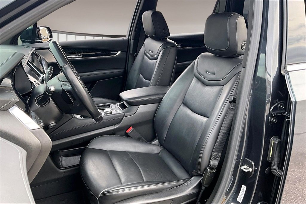 Used 2023 Cadillac XT6 Premium Luxury w/ Technology Package image 25