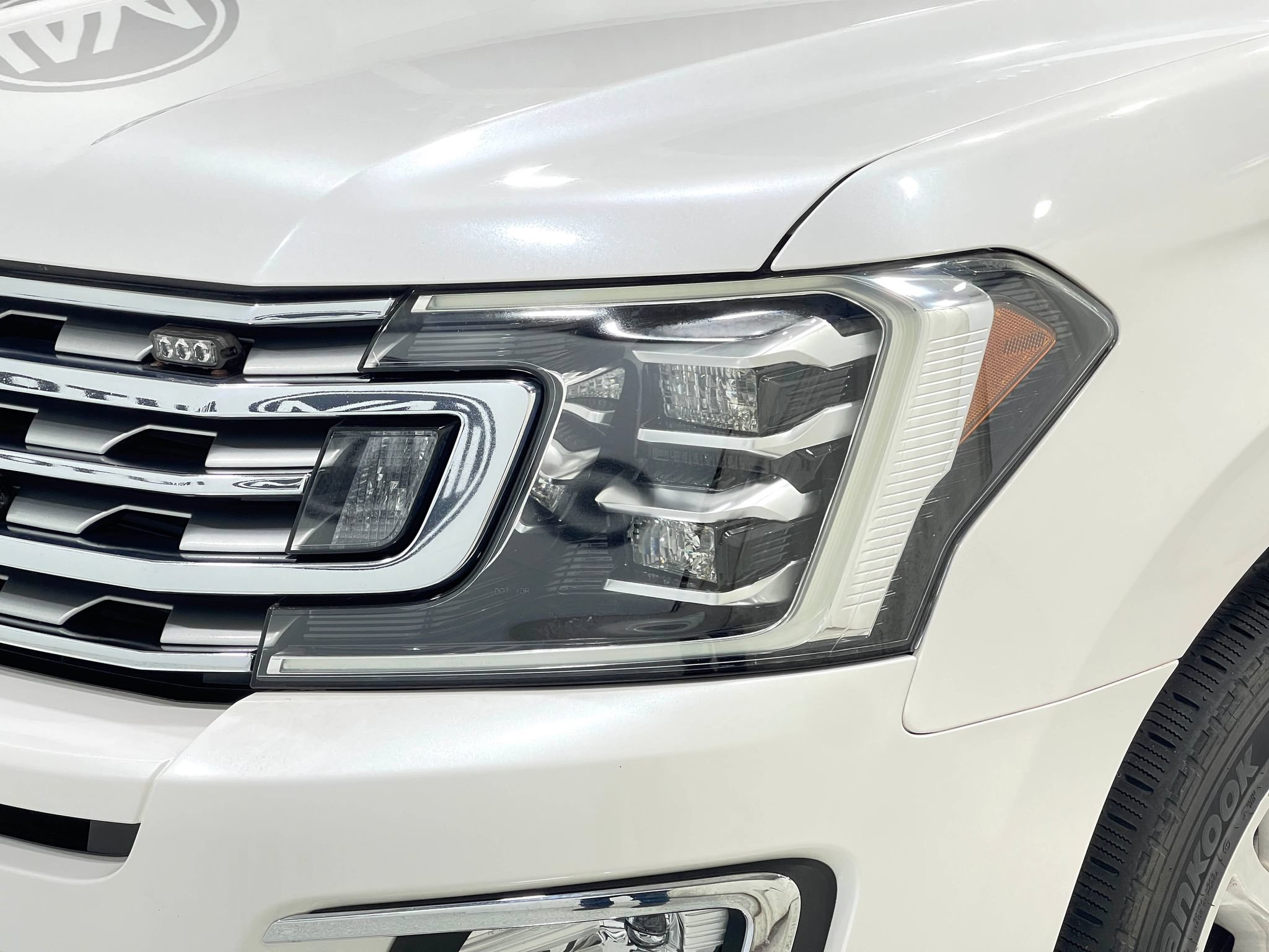 Used 2019 Ford Expedition Limited w/ Equipment Group 302A AWD/4WD image 34
