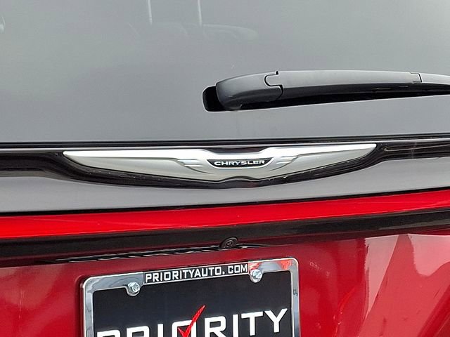 Used 2025 Chrysler Pacifica Select image 32