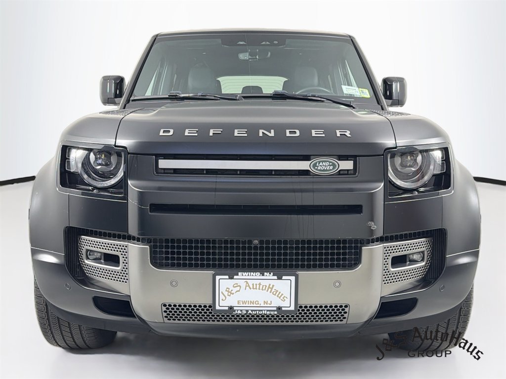 Used 2024 Land Rover Defender 110 X-Dynamic SE AWD/4WD image 2