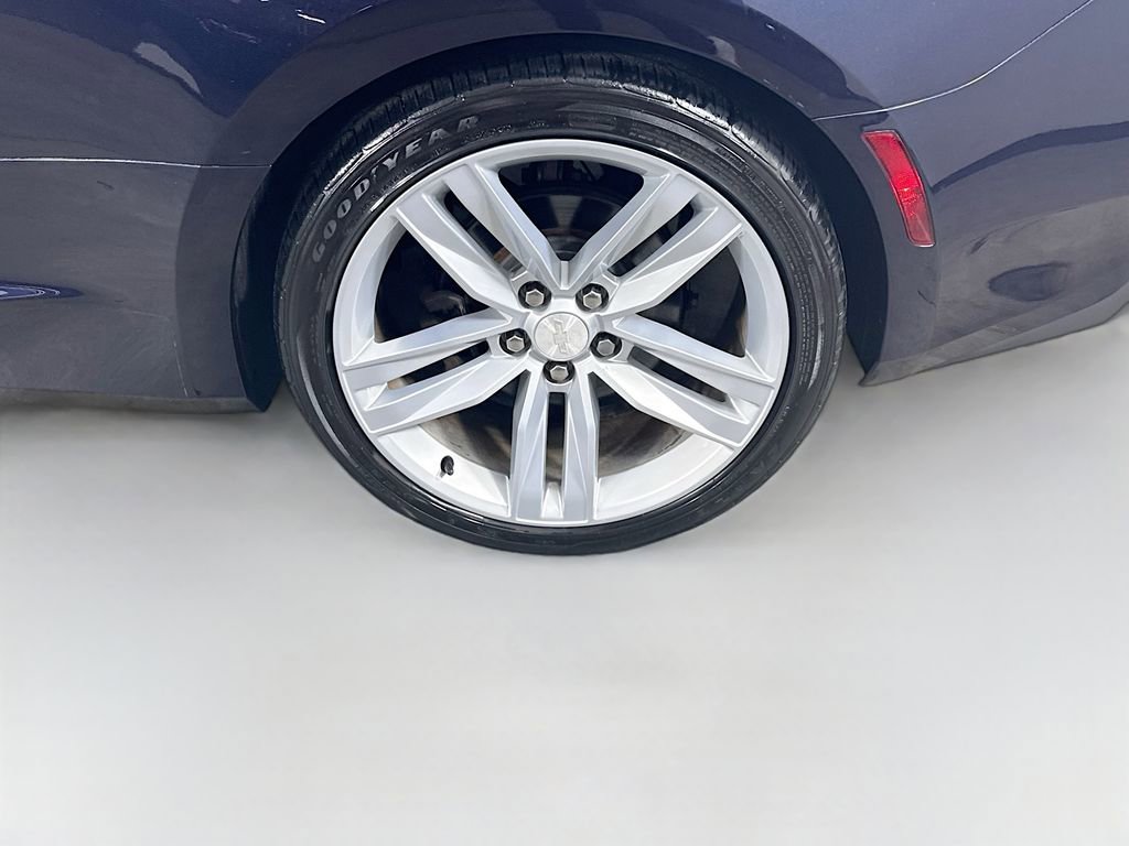 Used 2016 Chevrolet Camaro LT RWD image 29
