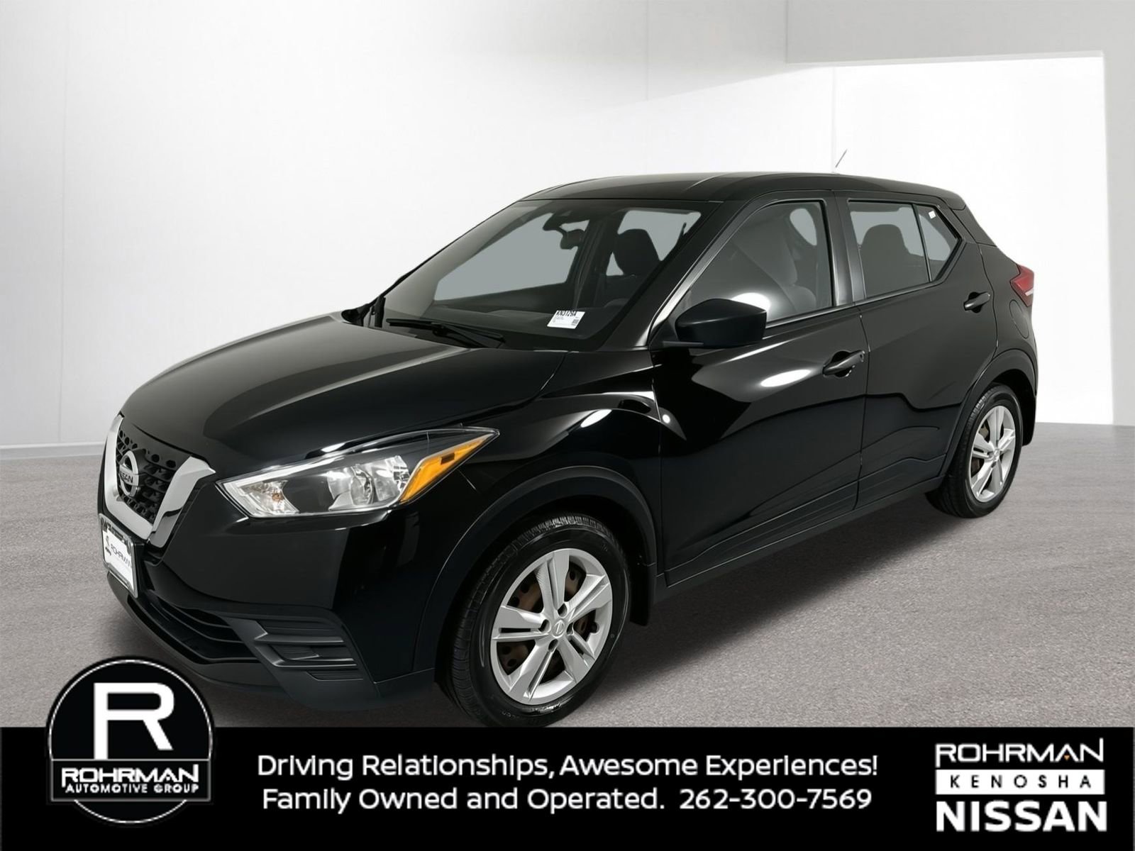 Used 2020 Nissan Kicks S image 1
